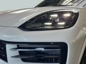 Porsche Cayenne InnoDrive Luftfederung 21-Zoll