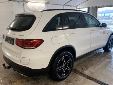 MERCEDES-BENZ GLC 300 e 4M 2x AMG Line