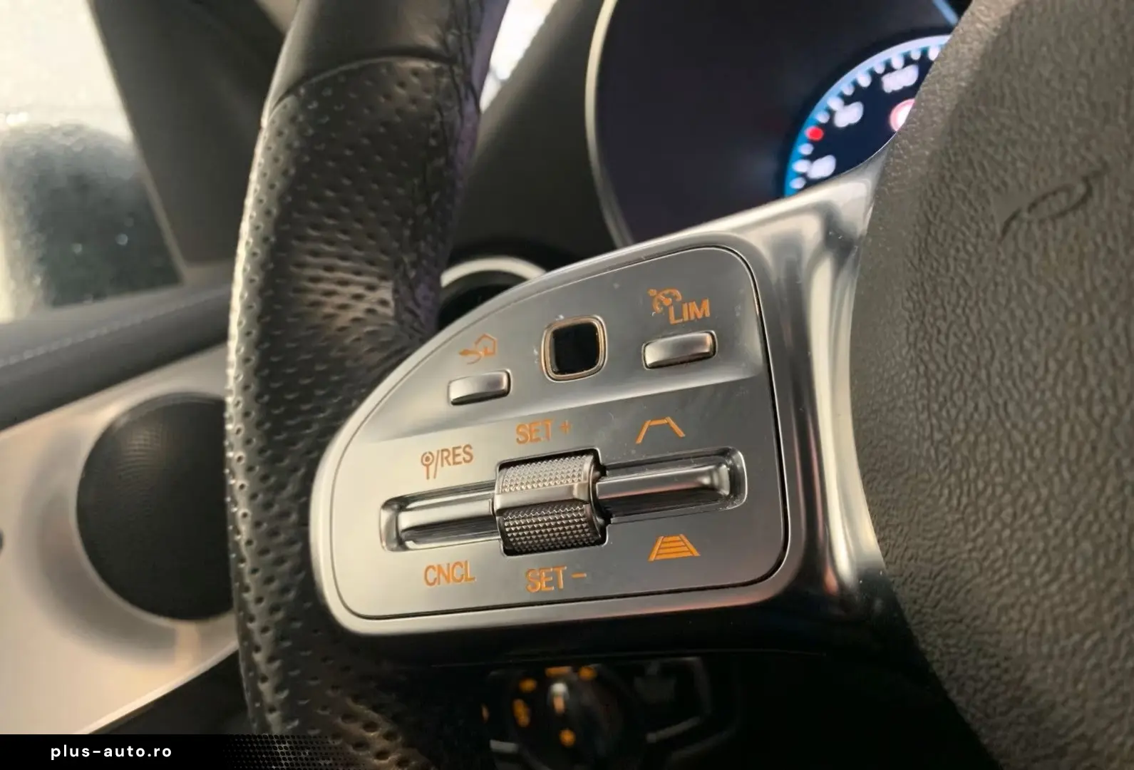 MERCEDES-BENZ GLC 300 e 4M 2x AMG Line