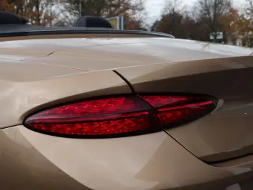 BENTLEY Continental GTC V8 Hybrid Mulliner