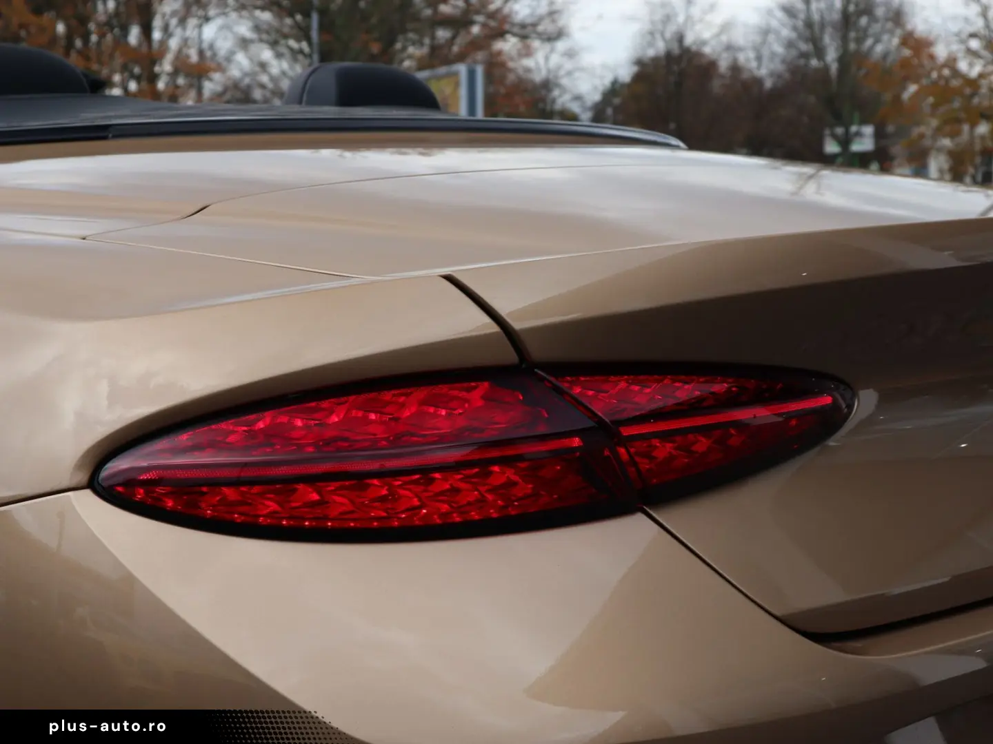 BENTLEY Continental GTC V8 Hybrid Mulliner