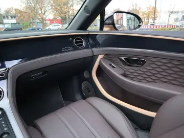 BENTLEY Continental GTC V8 Hybrid Mulliner