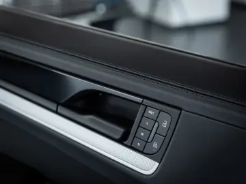 Porsche Cayenne E-Hybrid HA-Lenk HeadUp Luft