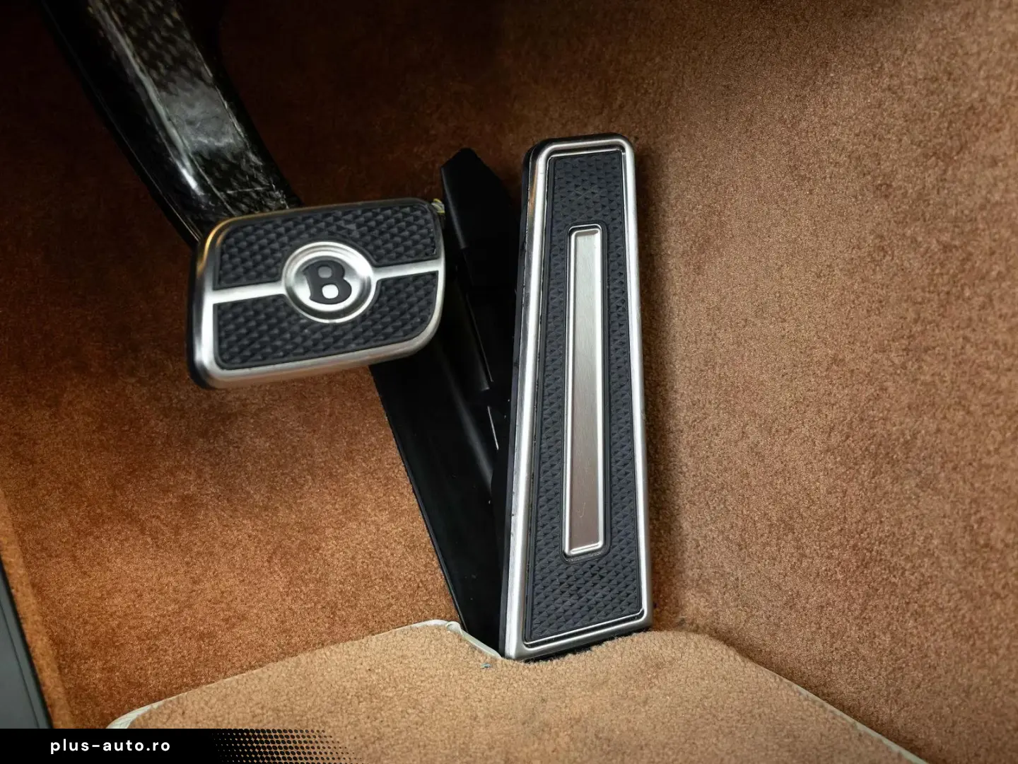 Bentley Continental GTC Azure (MY26) Hybrid