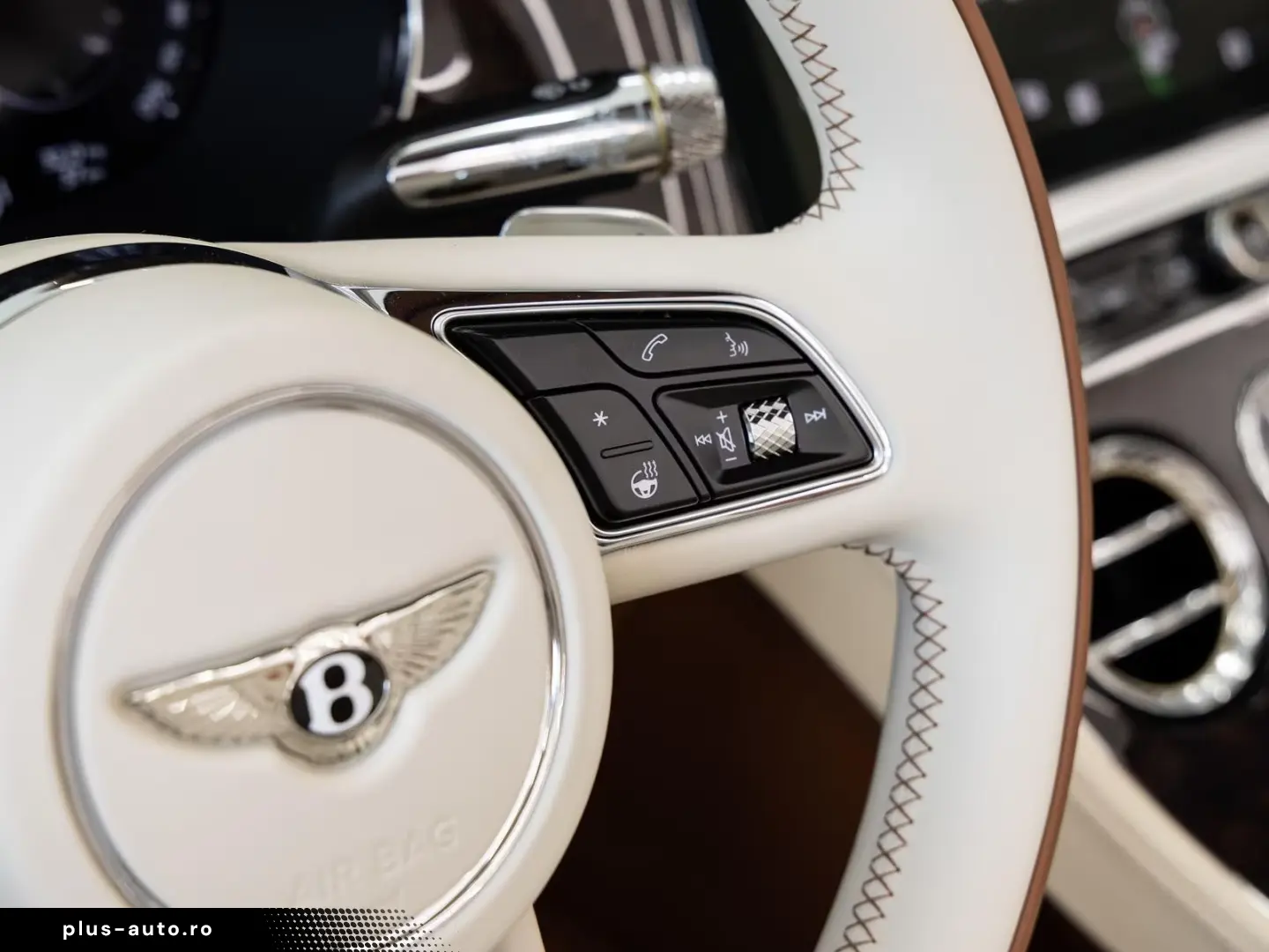 Bentley Continental GTC Azure (MY26) Hybrid