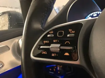 MERCEDES-BENZ GLC 300 e 4M AMG