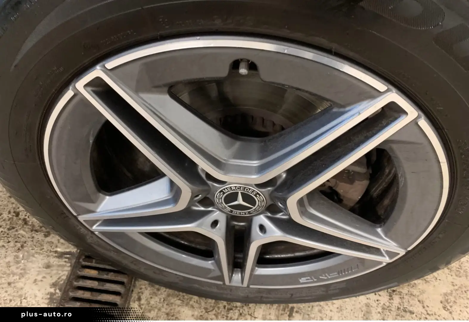 MERCEDES-BENZ GLC 300 e 4M AMG