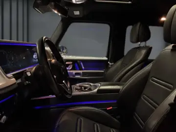 MERCEDES-BENZ G 500 AMG