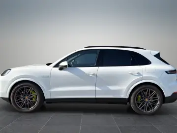 Porsche Cayenne E-Hybrid   InnoDrive   BOSE