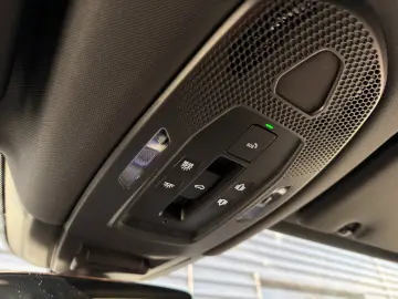 Porsche Cayenne E-Hybrid   InnoDrive   BOSE