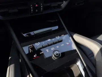 Porsche Cayenne E-Hybrid   InnoDrive   BOSE