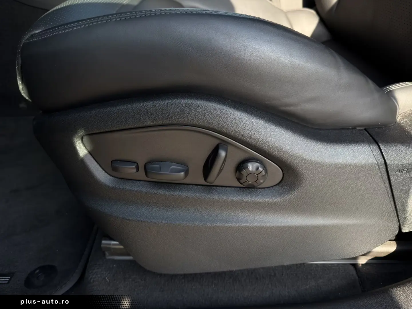 Porsche Cayenne E-Hybrid   InnoDrive   BOSE