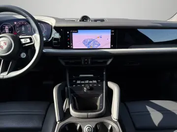 Porsche Cayenne E-Hybrid   InnoDrive   BOSE