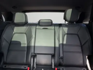 Porsche Cayenne E-Hybrid   InnoDrive   BOSE