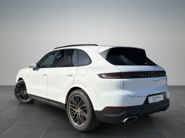 Porsche Cayenne E-Hybrid   InnoDrive   BOSE