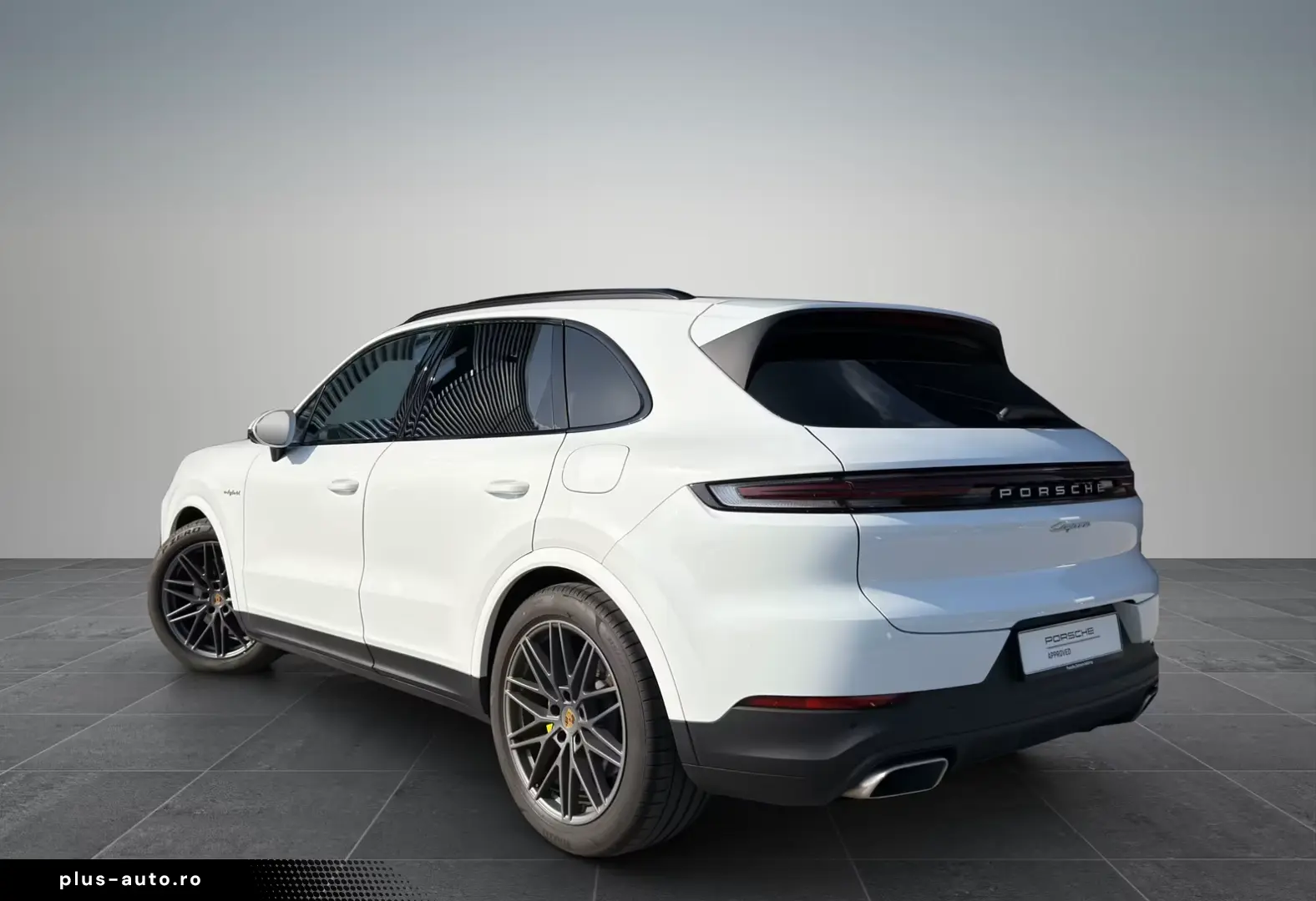 Porsche Cayenne E-Hybrid   InnoDrive   BOSE