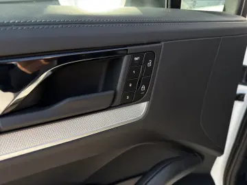 Porsche Cayenne E-Hybrid   InnoDrive   BOSE