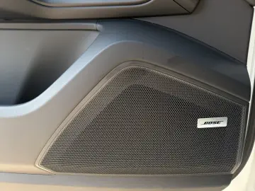 Porsche Cayenne E-Hybrid   InnoDrive   BOSE