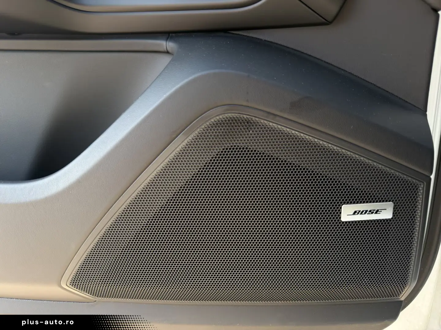 Porsche Cayenne E-Hybrid   InnoDrive   BOSE