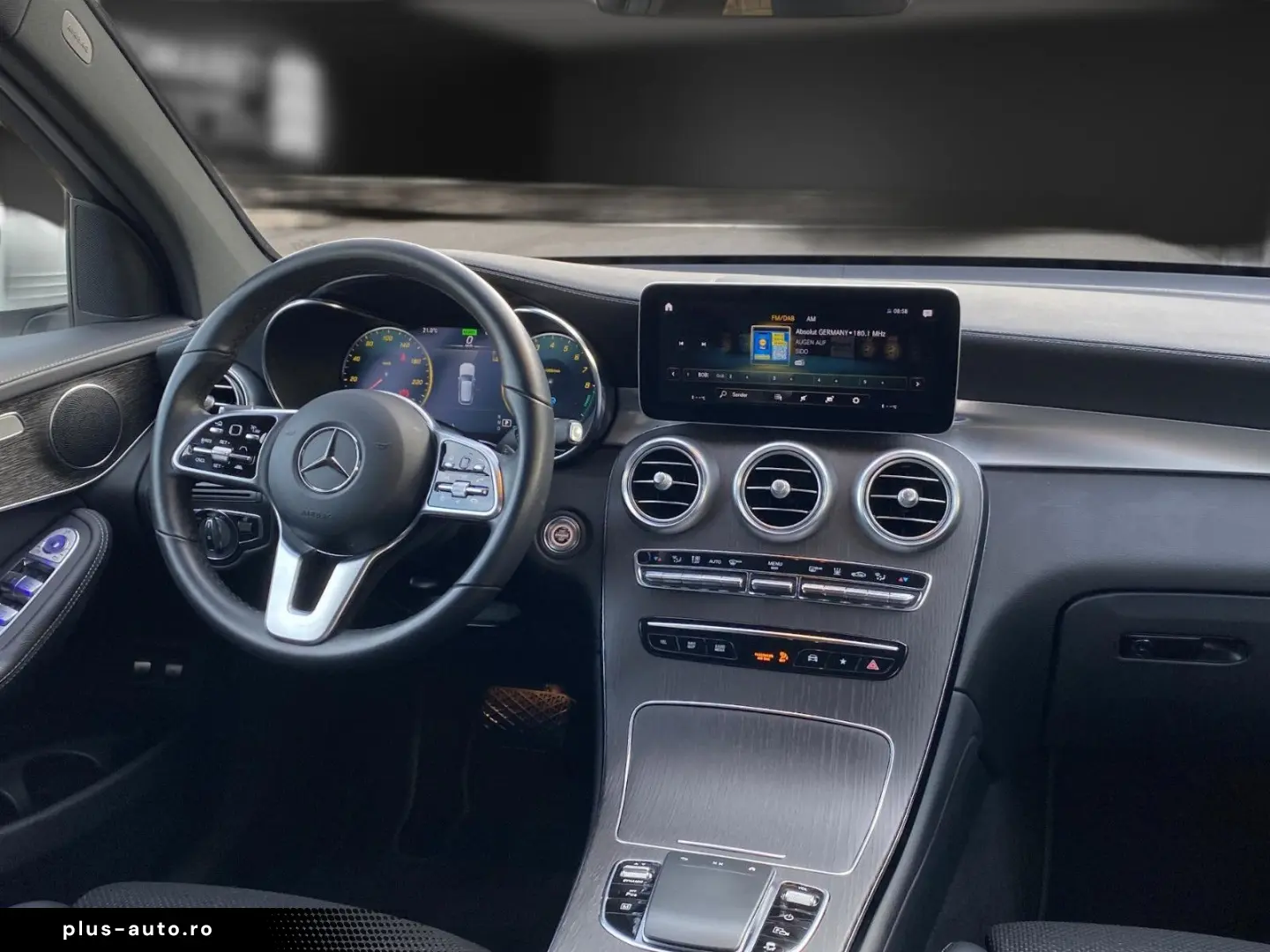 MERCEDES-BENZ GLC 300e