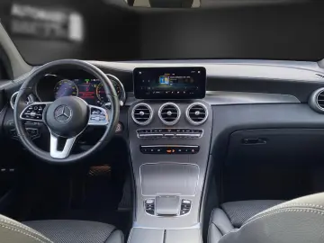 MERCEDES-BENZ GLC 300e