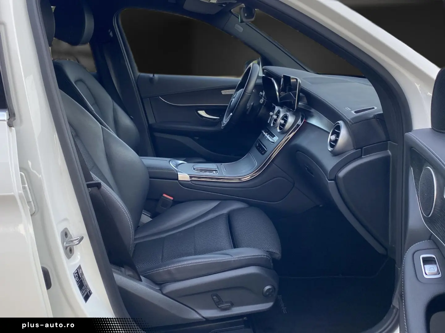 MERCEDES-BENZ GLC 300e