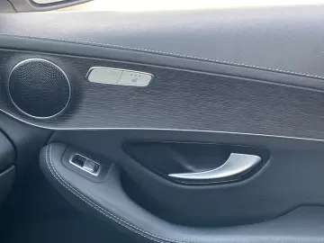 MERCEDES-BENZ GLC 300e