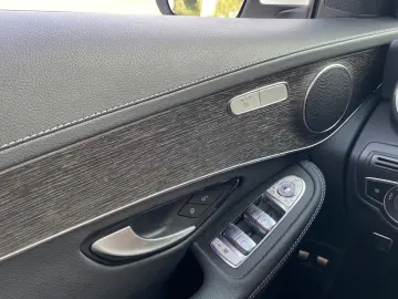 MERCEDES-BENZ GLC 300e