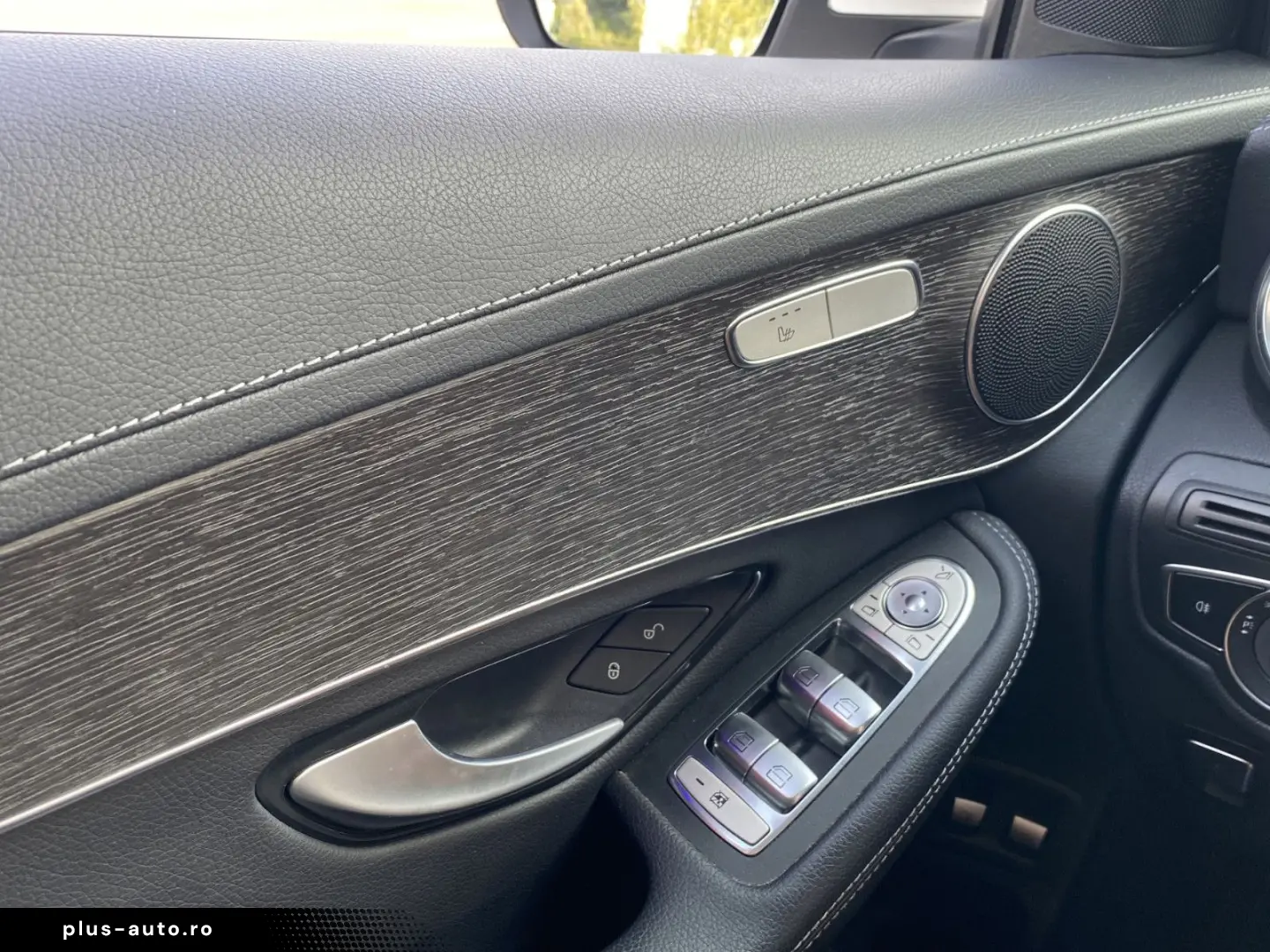 MERCEDES-BENZ GLC 300e