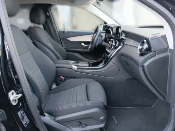 MERCEDES-BENZ GLC 300 e 4Matic