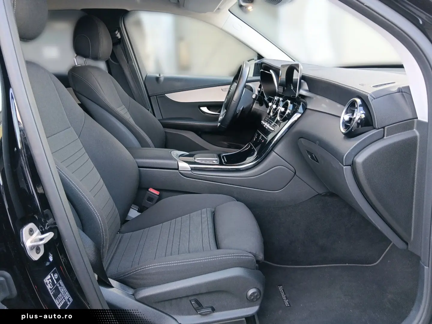 MERCEDES-BENZ GLC 300 e 4Matic