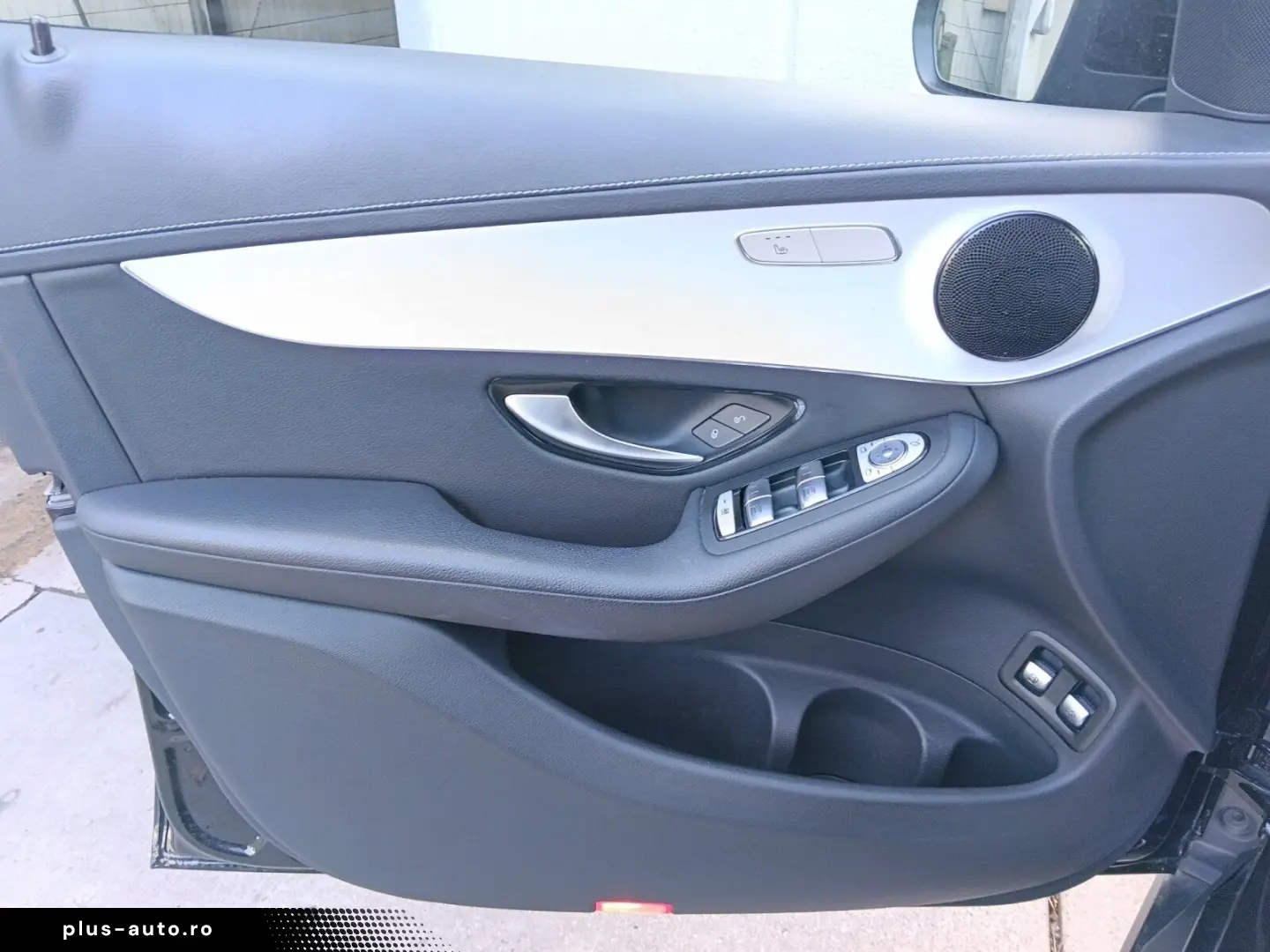 MERCEDES-BENZ GLC 300 e 4Matic