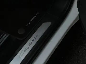 Porsche Cayenne E-Hybrid BOSE 360 Grad Kamera