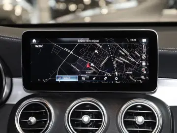 MERCEDES-BENZ GLC 300 e 4M