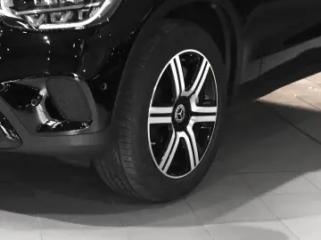 MERCEDES-BENZ GLC 300 e 4M