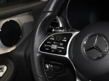 MERCEDES-BENZ GLC 300 e 4M