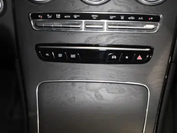 MERCEDES-BENZ GLC 300 e 4M