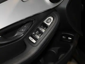 MERCEDES-BENZ GLC 300 e 4M