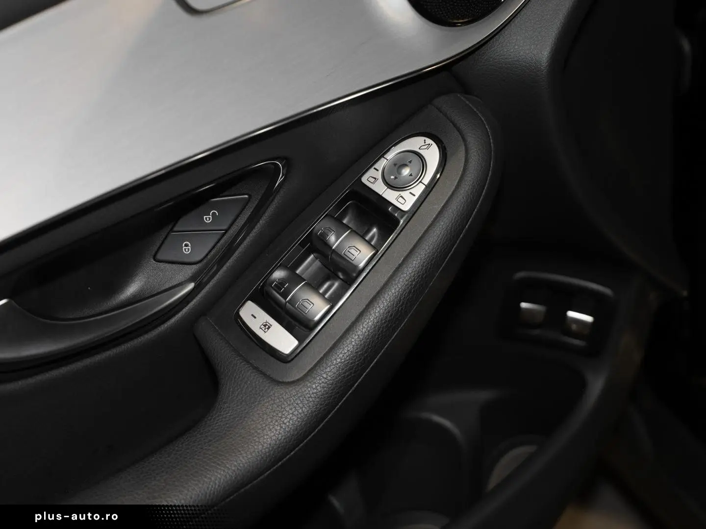 MERCEDES-BENZ GLC 300 e 4M