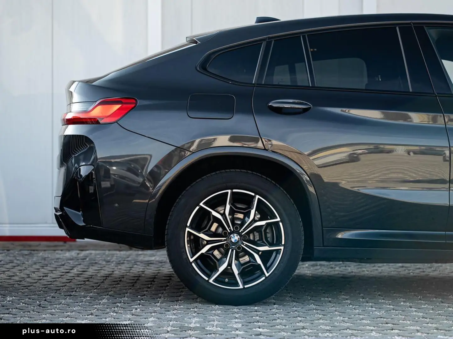 BMW X4 xDrive20i M-Sport UNFALL AHK PANO ACC KoZg Hu