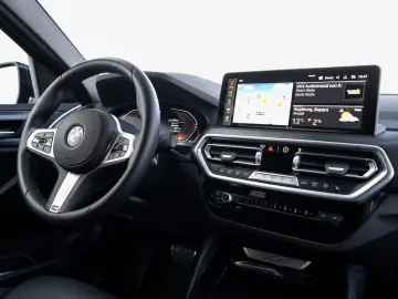 BMW X4 xDrive20i M-Sport UNFALL AHK PANO ACC KoZg Hu