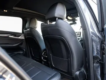 BMW X4 xDrive20i M-Sport UNFALL AHK PANO ACC KoZg Hu