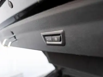 BMW X4 xDrive20i M-Sport UNFALL AHK PANO ACC KoZg Hu