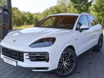 Porsche Cayenne E-Hybrid  Panorama