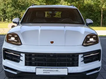 Porsche Cayenne E-Hybrid  Panorama