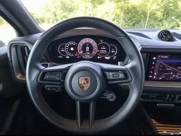 Porsche Cayenne E-Hybrid  Panorama