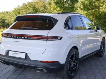 Porsche Cayenne E-Hybrid  Panorama
