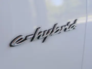 Porsche Cayenne E-Hybrid  Panorama