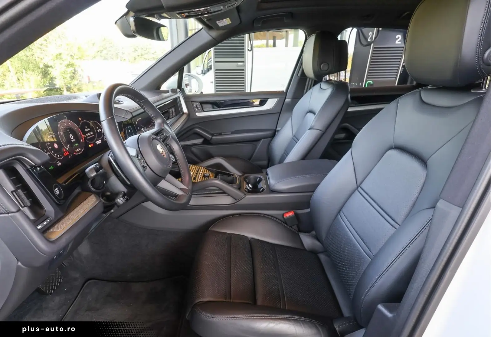 Porsche Cayenne E-Hybrid  Panorama