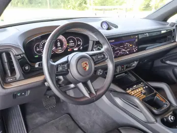 Porsche Cayenne E-Hybrid  Panorama